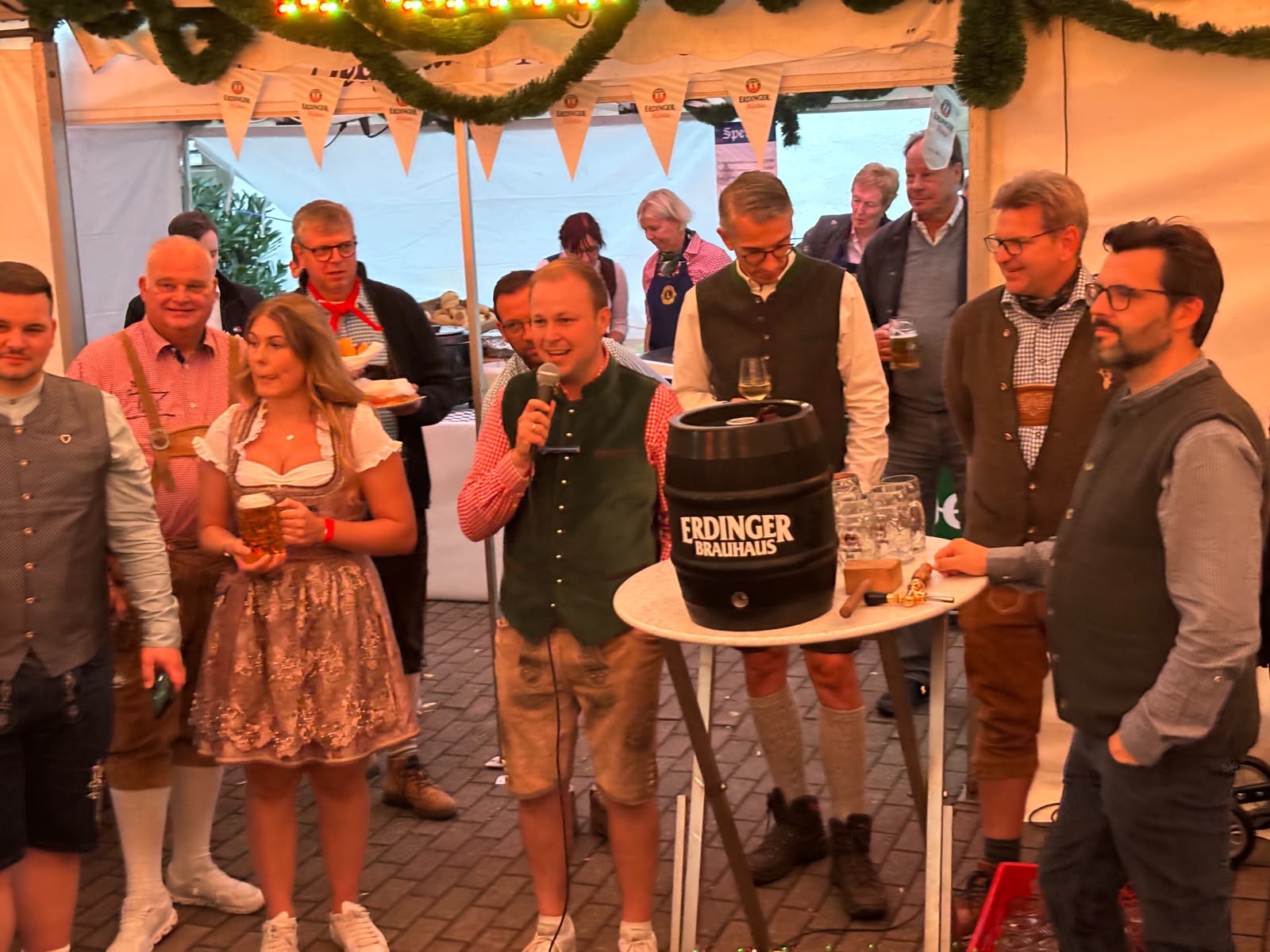 Fassanstich beim ersten Abend des Oktoberfestes 2026 in Werne