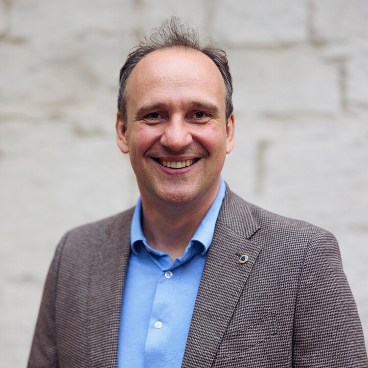 Dr. Christian Grundmann